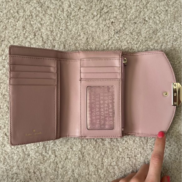 Used Kate Spade wallet - Picture 2 of 4